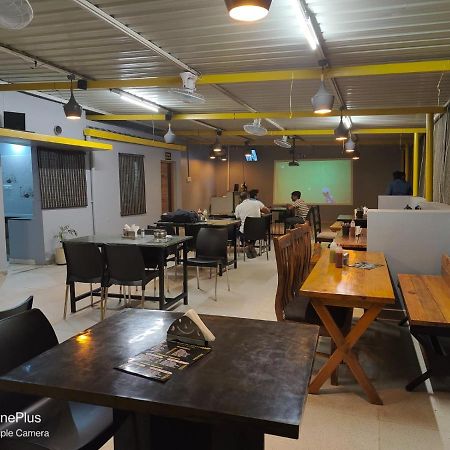 Pristine Inn Manyata Bangalore Exteriör bild