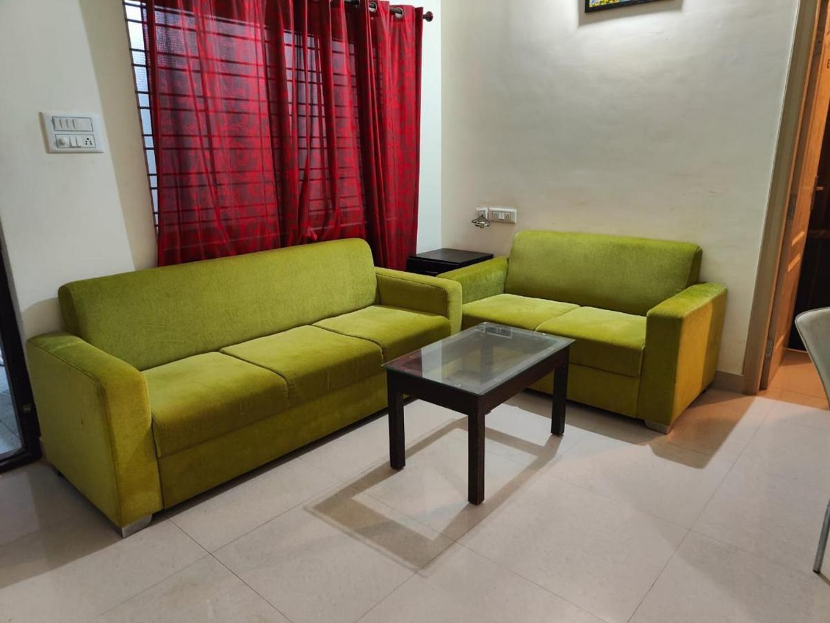Pristine Inn Manyata Bangalore Exteriör bild