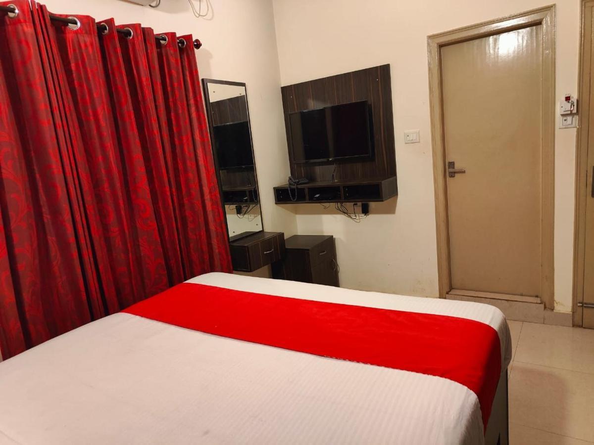 Pristine Inn Manyata Bangalore Exteriör bild